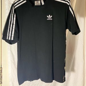 Adidas t shirt